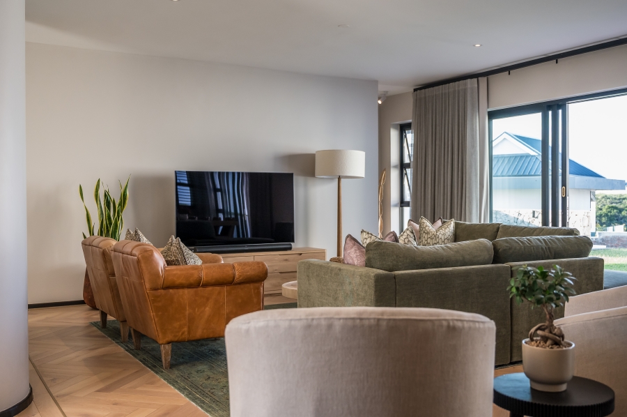4 Bedroom Property for Sale in Kingswood Golf Estate Western Cape